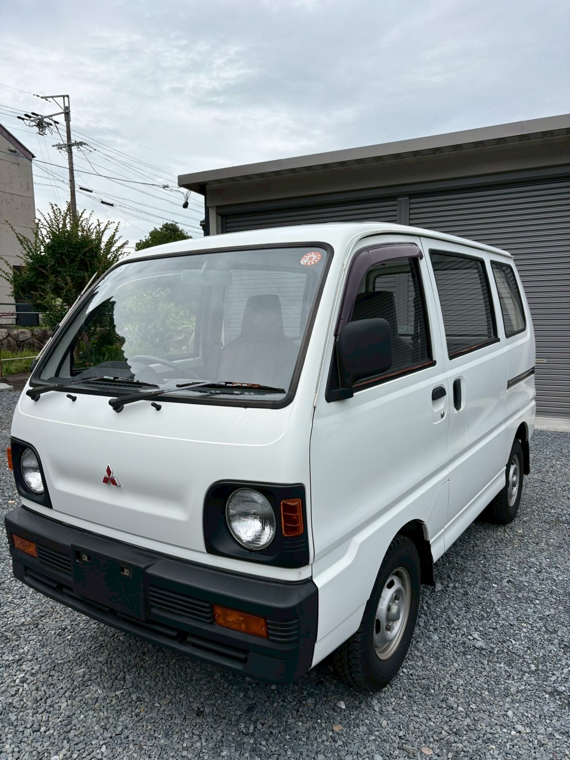 White 1992 Mitsubishi Minicab kei van, right-hand drive